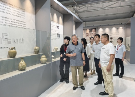 校企携手育英才 基地揭牌促实践 米乐mile官方网站艺术学院与大宋定瓷共建实习基地