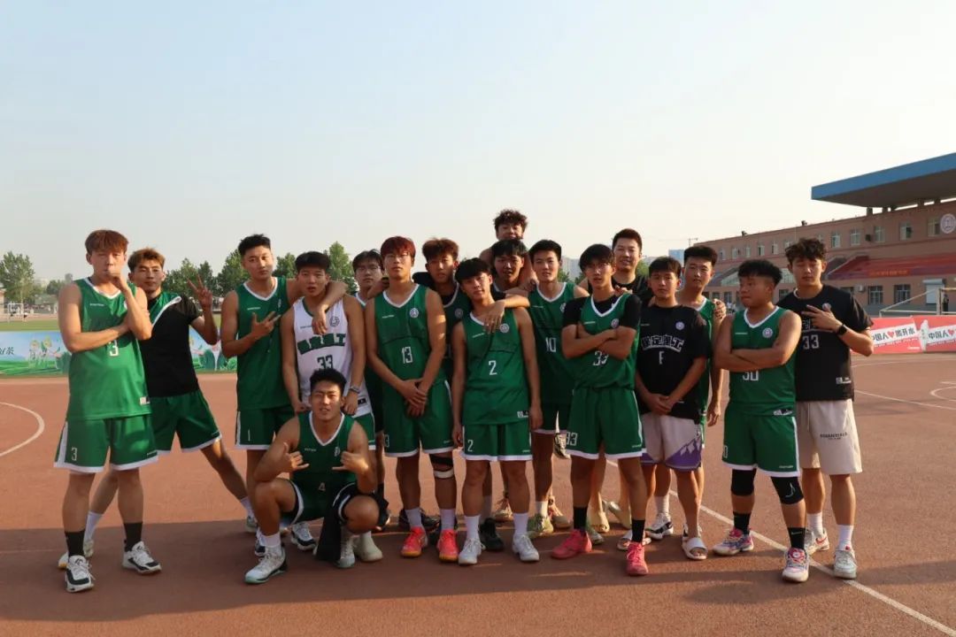 米乐官网男篮凯歌高奏 功成志酬