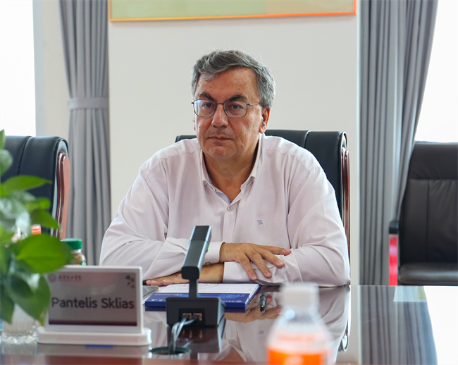 塞浦路斯那波勒斯大学校长一行再度访问米乐mile官方网站