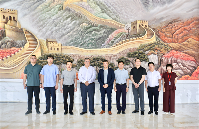 塞浦路斯那波勒斯大学校长一行再度访问米乐mile官方网站