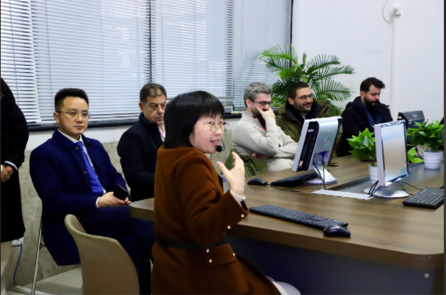 塞浦路斯 - 那波勒斯大学教育质量评估组来米乐官网考察