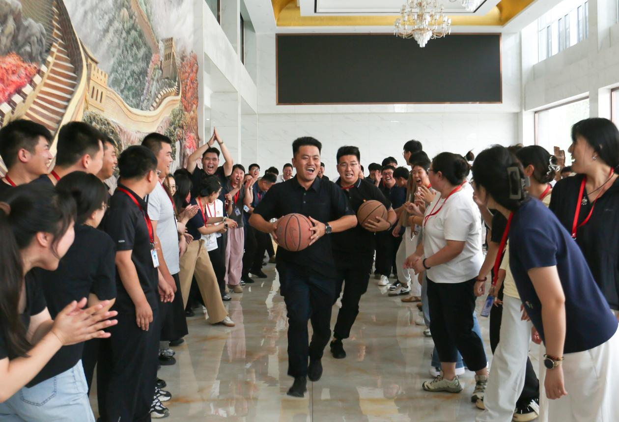 理论赋能强本领 实践砺心促成长—— 米乐mile官方网站开启辅导员专业成长“双引擎”