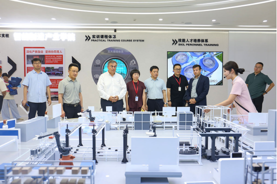 那波勒斯大学校长访问米乐mile官方网站