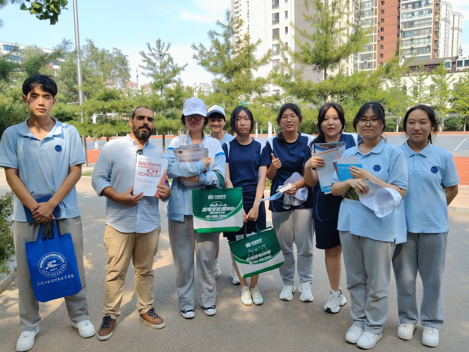 米乐mile官方网站与那波勒斯大学携手亮相三省高考招生咨询