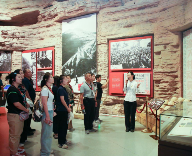 米乐mile官方网站组织优秀党员代表赴红旗渠精神培训基地学习