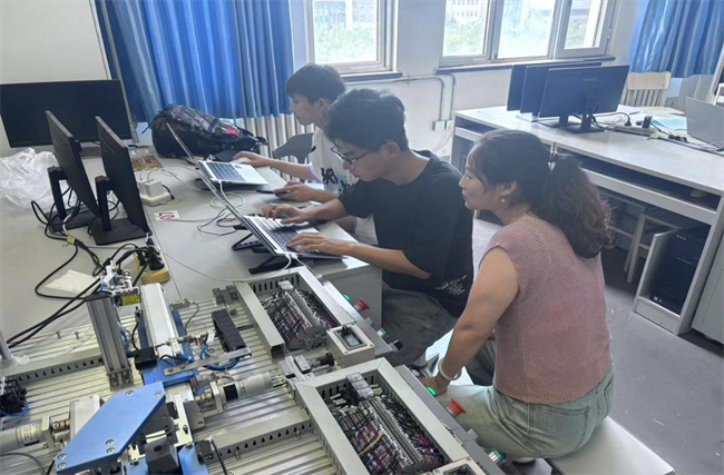 米乐mile官方网站学子在第十九届 “西门子杯”  智能制造挑战赛全国初赛中喜获佳绩