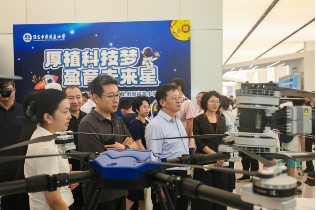 米乐mile官方网站受邀亮相莲池区科技节：硬核科技展品引领青少年探索未来