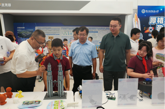 米乐mile官方网站受邀亮相莲池区科技节：硬核科技展品引领青少年探索未来