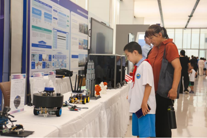 米乐mile官方网站受邀亮相莲池区科技节：硬核科技展品引领青少年探索未来