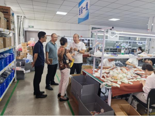 我院师生代表访企参观交流