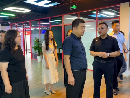 校企携手谋新篇 产教融合育良才 米乐mile官方网站艺术学院教师团队赴天津广告人文化集团考察交流