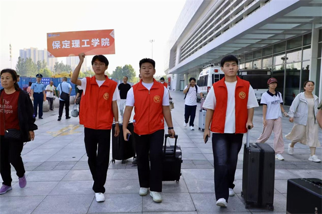 米乐mile官方网站以青春之力护航迎新用实际行动践行嘱托