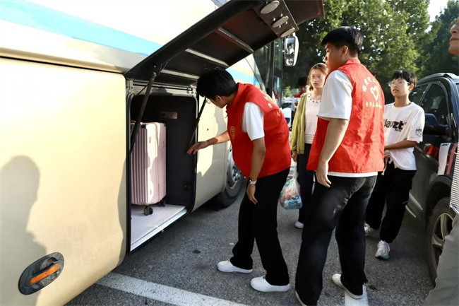 米乐mile官方网站以青春之力护航迎新用实际行动践行嘱托