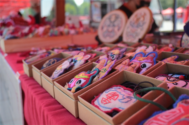 传承非遗文脉 厚植文化自信 ——米乐mile官方网站开展“非遗进校园”活动