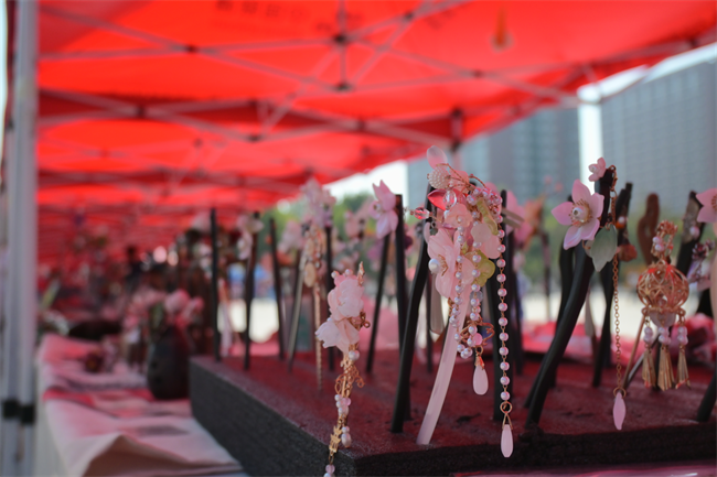 传承非遗文脉 厚植文化自信 ——米乐mile官方网站开展“非遗进校园”活动