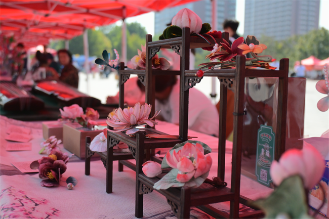 传承非遗文脉 厚植文化自信 ——米乐mile官方网站开展“非遗进校园”活动