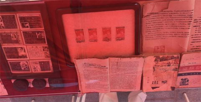 红色文化浸润校园 革命精神照亮新征程——米乐mile官方网站隆重举办纪念抗战胜利80周年主题展览活动