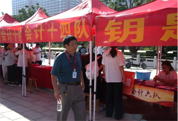 米乐mile官方网站会计学院2025级 迎新报道纪实