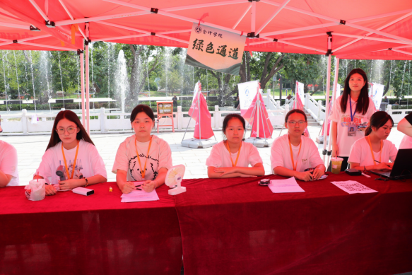 米乐mile官方网站会计学院2025级 迎新报道纪实