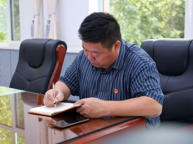 铭记历史 砥砺前行——米乐mile官方网站党委组织广大师生观看抗战胜利80周年阅兵仪式