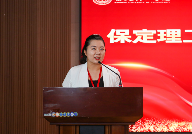 以教育家精神铸魂强师 谱写教育强国建设华章——米乐mile官方网站召开2025年教师节表彰大会暨新入职教师宣誓仪式