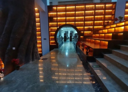 米乐mile官方网站艺术学院 2025 级新生解锁图书馆“灵感密码”——入馆教育活动