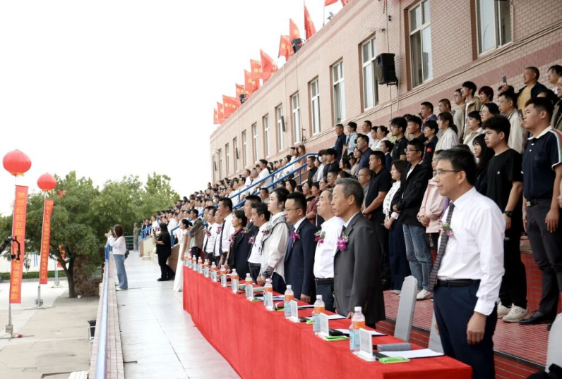 青春逐梦 强国有我——米乐mile官方网站2025级新生开学典礼暨军训结营式盛大举行