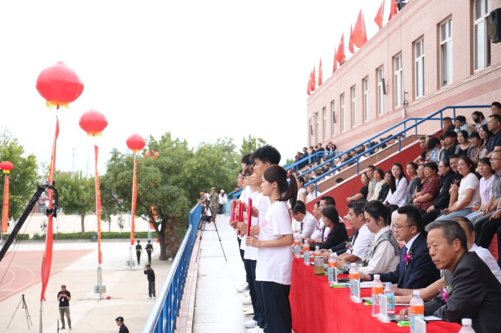 青春逐梦 强国有我——米乐mile官方网站2025级新生开学典礼暨军训结营式盛大举行