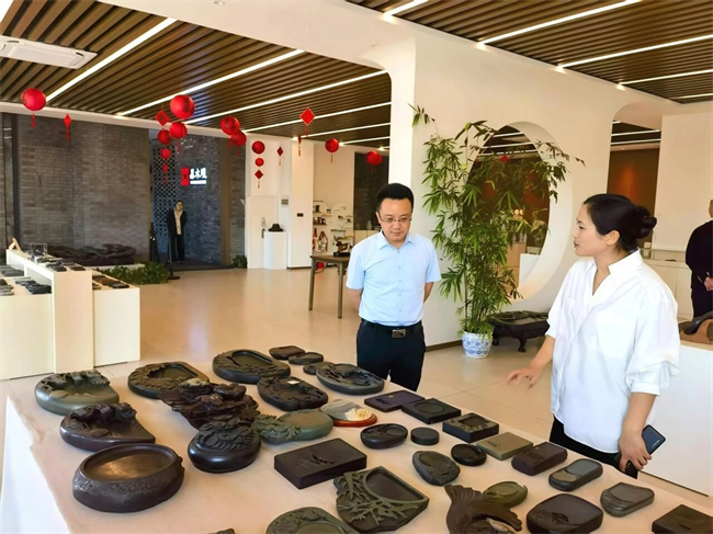 深化产教融合 致力非遗传承——米乐mile官方网站校领导赴易水砚有限公司共商合作