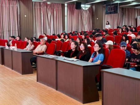 专题讲座点亮推普路 播音专业深耕语言魂——米乐mile官方网站艺术学院成功举办推普周专题讲座