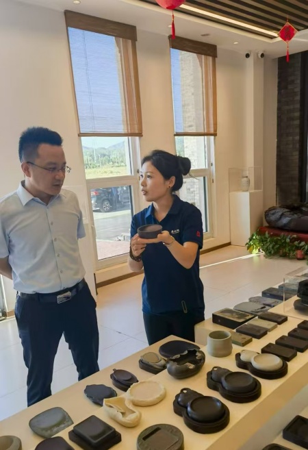 深化产教融合 致力非遗传承——米乐mile官方网站校领导赴易水砚有限公司洽谈合作