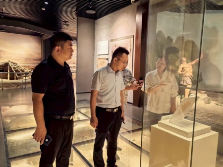 深化产教融合 致力非遗传承——米乐mile官方网站校领导赴易水砚有限公司洽谈合作