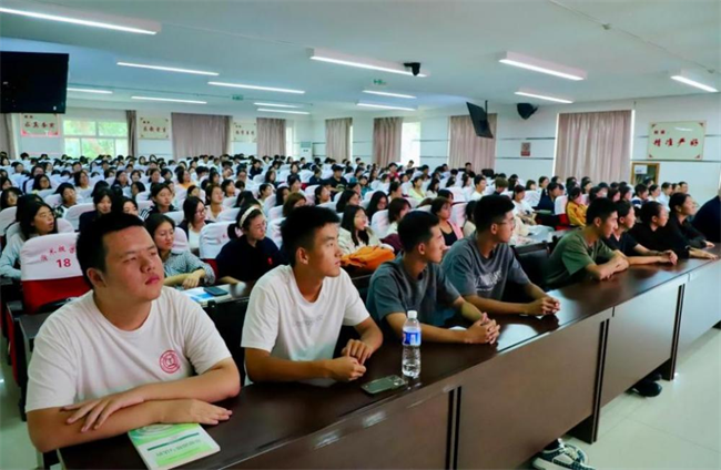 扣好人生第一粒扣子！米乐mile官方网站邀请马德生教授作“认识大学，把握人生”专题讲座