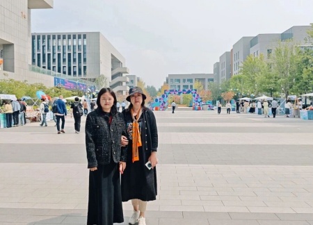 米乐mile官方网站艺术学院师生参观2025河北国际工业设计周，助力设计人才培养