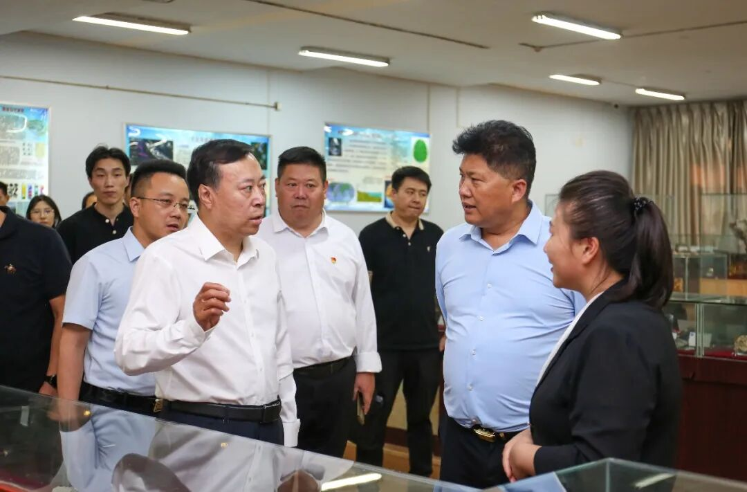 周爱武到米乐mile官方网站调研