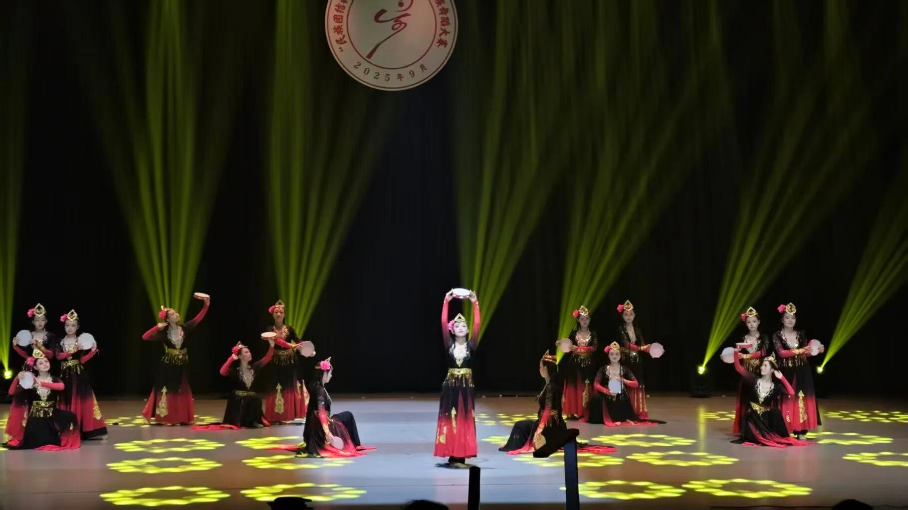 喜报！ 米乐mile官方网站在“民族团结杯”舞蹈大赛斩获多奖