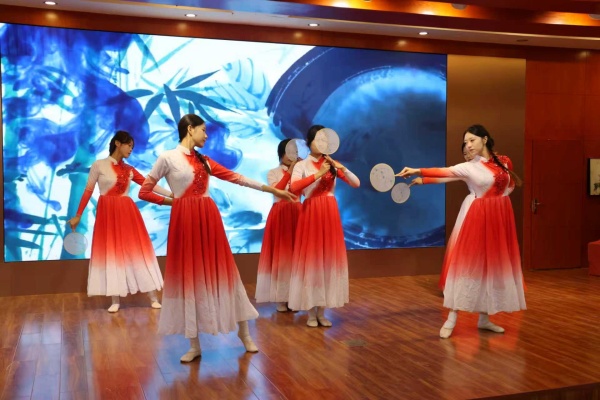 青春绘梦国庆，警礼铸心家国——我院受邀参加“以警之礼 致敬祖国”迎国庆主题文艺汇演活动