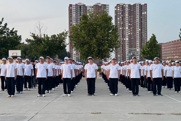 听军训新生“说”——汗水里的累与青春里的暖