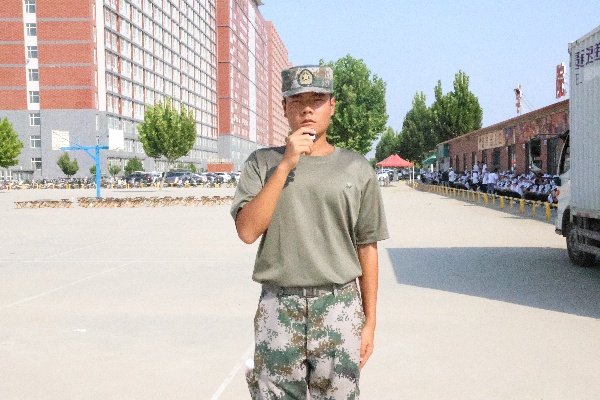 殷殷寄语，助梦远航——康复医学院军训教官访谈