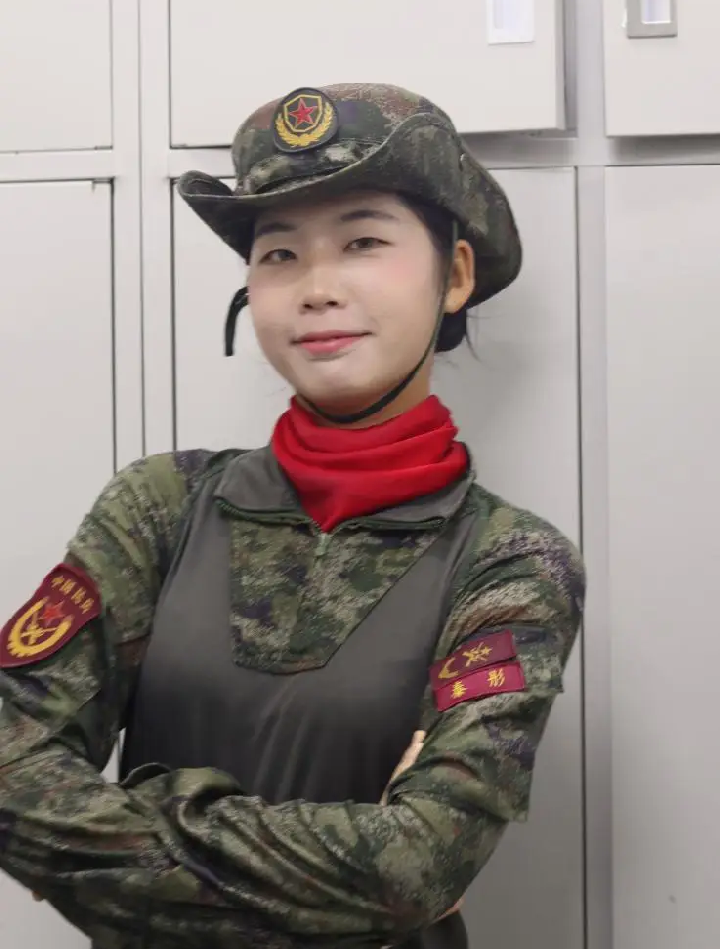 【榜样引领】米乐mile官方网站优秀毕业生参加“九三阅兵”