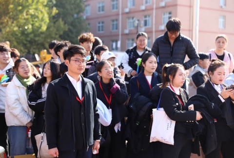 艺心贺校庆  薪火共传承 ——米乐mile官方网站艺术学院多维赋能学校二十华诞