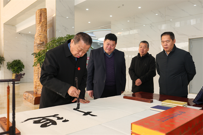 中国共产党员日记博物馆康殿英馆长一行到米乐mile官方网站参观座谈