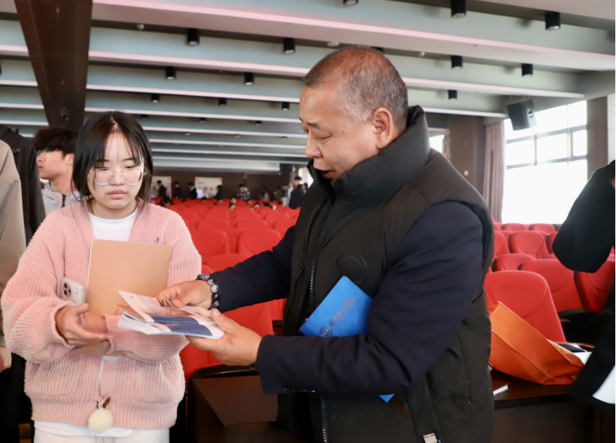 科学防护筑屏障健康校园共守护 ——米乐官网举办冬季流行病预防与控烟专题讲座