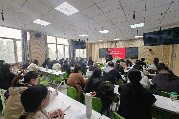 精研教学促提升，共筑课堂新高度——经济学院开展教师示范课暨教学研讨活动