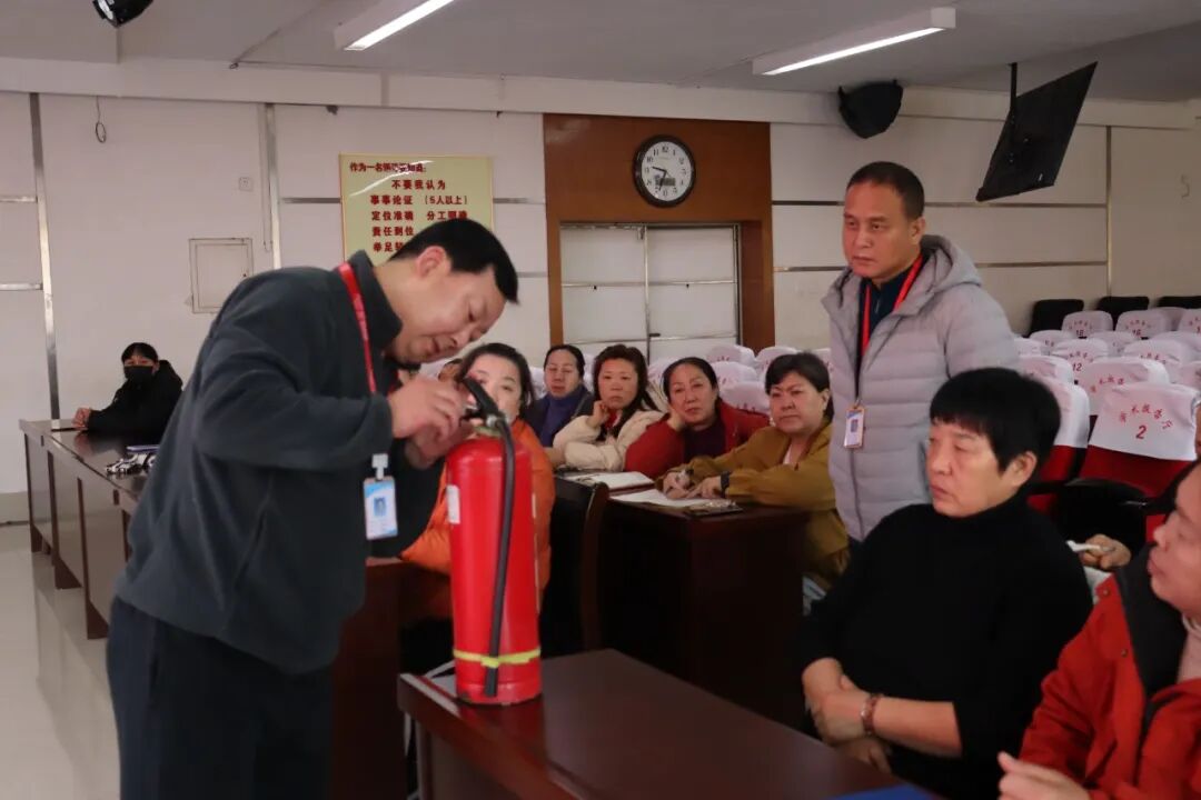 培训赋能强堡垒 防火护寝保平安||米乐mile官方网站学工处举办宿管员工消防安全知识专题讲座