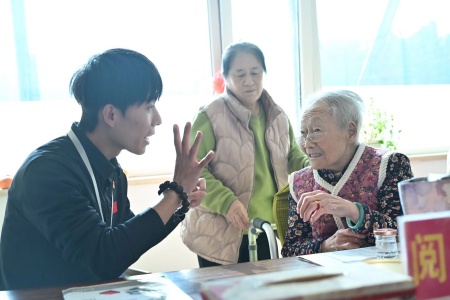 “艺暖养老院，爱润夕阳红”——米乐mile官方网站艺术学院开展敬老爱老进养老院志愿活动