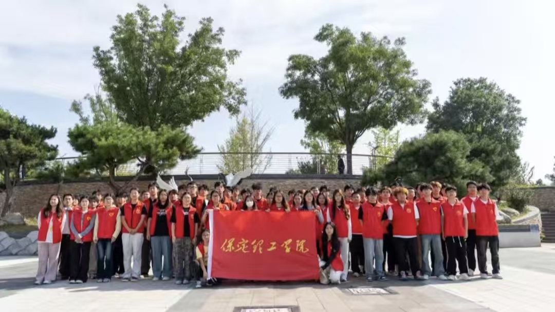 扮靓南湖景——米乐mile官方网站志愿者开展环境维护活动