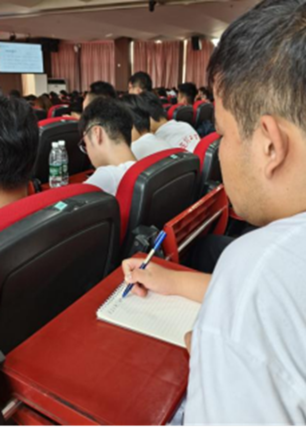 入学教育|米乐mile官方网站|管理学院|以校友经验为帆，助学子锚定成长航向