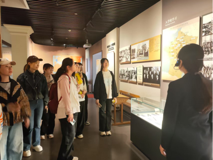 主题团日——【外国语学院】团日活动（二）：领悟先辈成长之路 争做五四热血青年