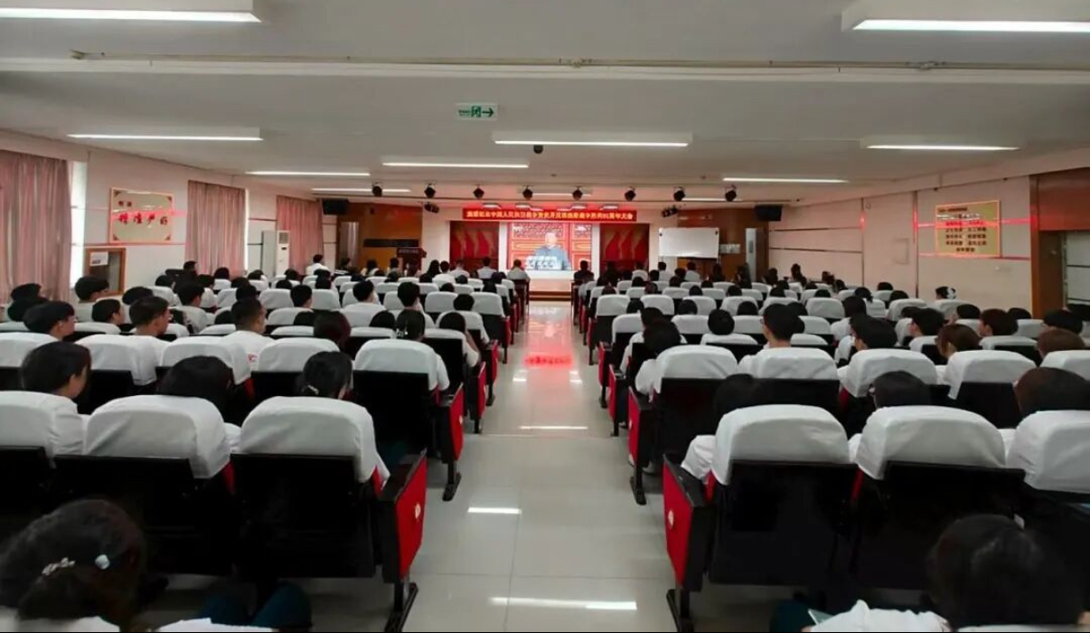 米乐官网师生集中收看、热议纪念中国人民抗日战争暨世界反法西斯战争胜利80周年大会